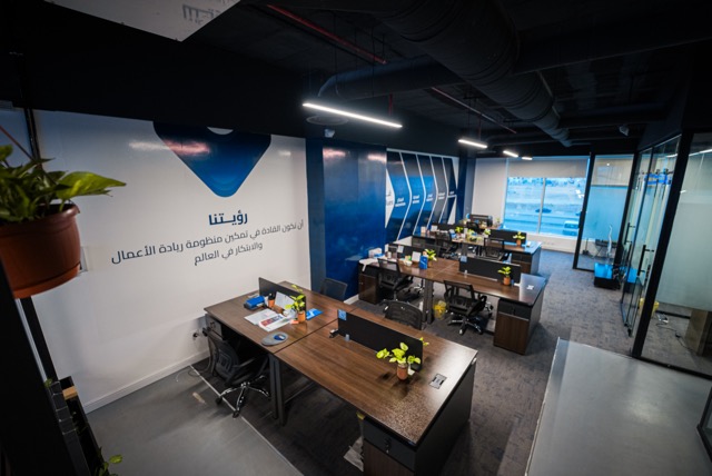 حلول تأثيث وتصميم مساحات العمل المشتركة - المكاتب المهنية بالرياض — 1